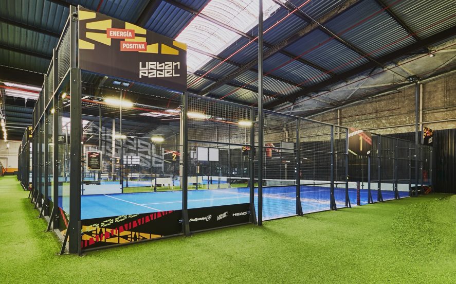 Terrain intérieur UrbanPadel Lille Lezennes