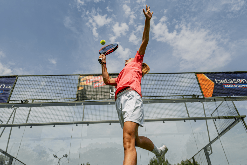 padel femme smash