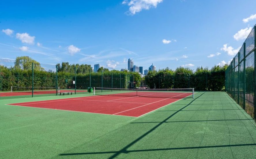 Pistes de padel UrbanPadel à Puteaux Île avec pistes extérieures modernes