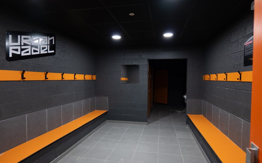 Centre UrbanPadel Tours vestiaires